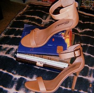 Breckelle's Stilhetto Heels
